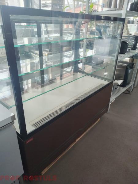 Konditorejas vitrīna 1,5 m
